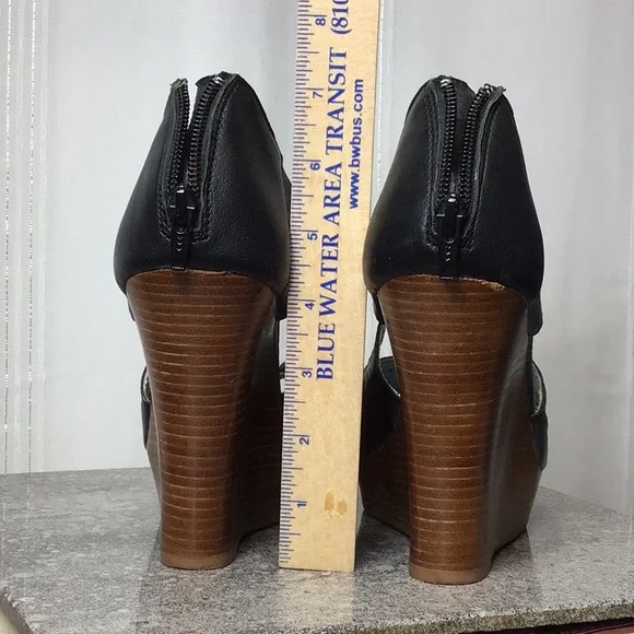 🐚 Seychelles Black Eyelet Leather Back Zip Platform Wedge Heel Sandals Sz.8.5 - Picture 2 of 10